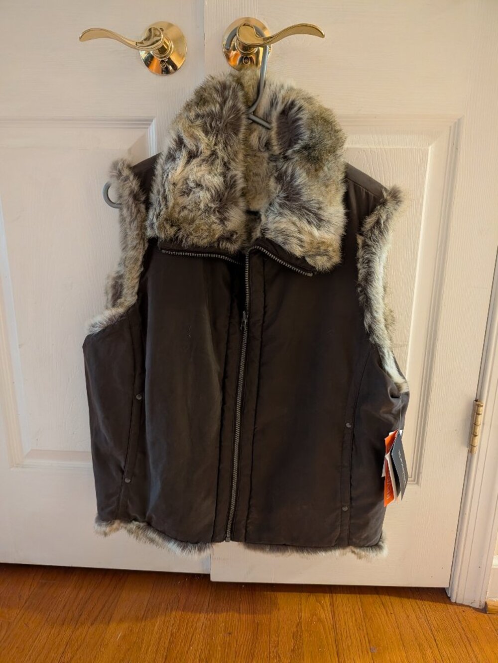 Waterproof Faux Fur Lines Sleeveless Jacket ~ XL NWT